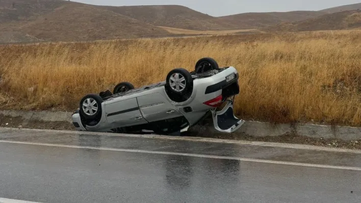 Seyir halinde kontrolden çıkan otomobil takla attı