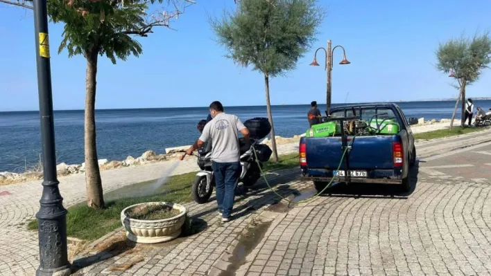 Silivri Belediyesi, haşerlere karşı ilaçlama çalışmalarını sürdürüyor
