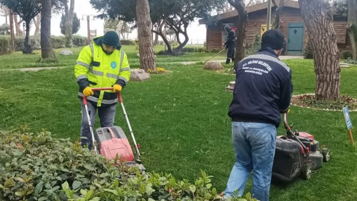 Silivri Belediyesi Park ve Bahçeler Müdürlüğü Yeşil Alanlarda Çalışmalarını Sürdürüyor