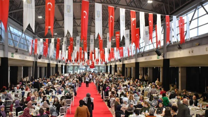 Silivri belediyesi Ramazan'da 115 bin kişilik iftar yemeği verdi