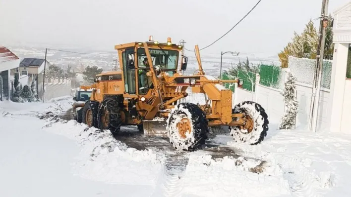 Silivri belediyesinden yoğun kar mesaisi