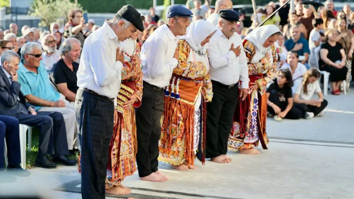 Silivri'de Aşure Lokması Rızalıkla Paylaşıldı