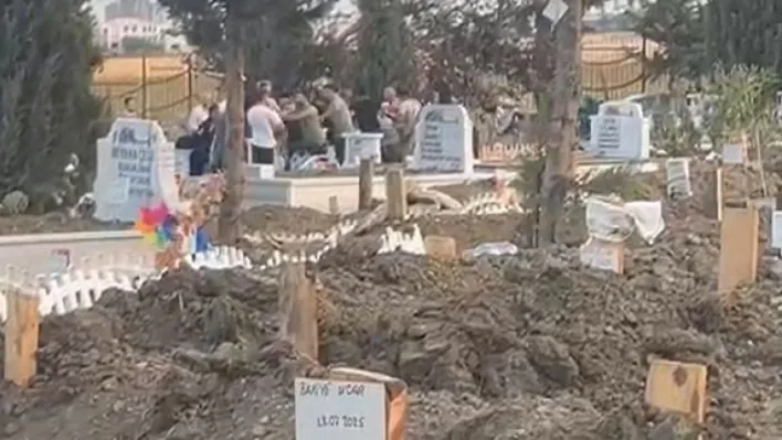 Silivri'de bir mezarlıkta başlayan tartışma kavgaya dönüştü: O anlar kamerada