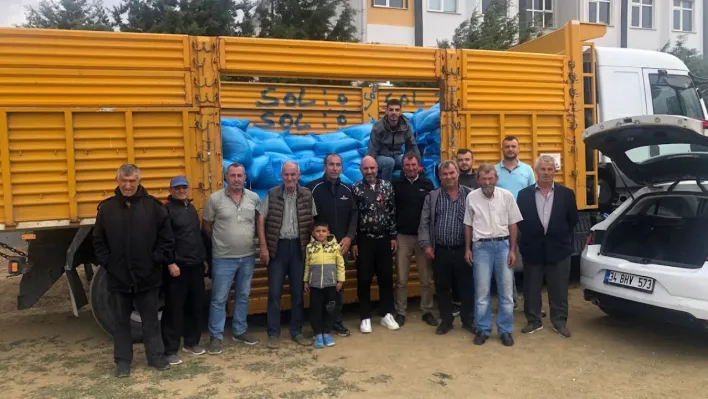 Silivri'de Hayvancılara Büyük Destek: 3500 Çuval Tritikale Yemi Dağıtıldı