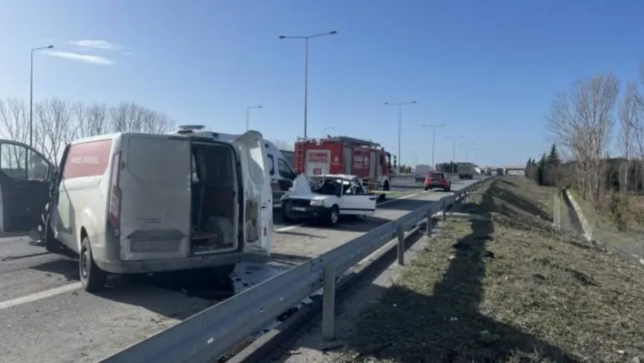 Silivri'de Tofaş marka aracın karıştığı kazada aynı aileden 3 kişi hayatını kaybetti