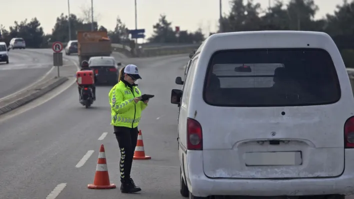 Silivri'de Trafik Denetimlerinde 249 Araç Sürücüsüne Ceza Kesildi!