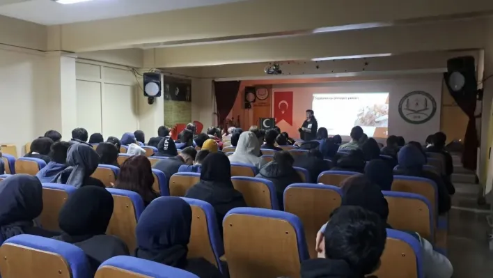 Silivri Yeşilay Şubesi'nden Gençlere Tütün Bağımlılığı Eğitimi