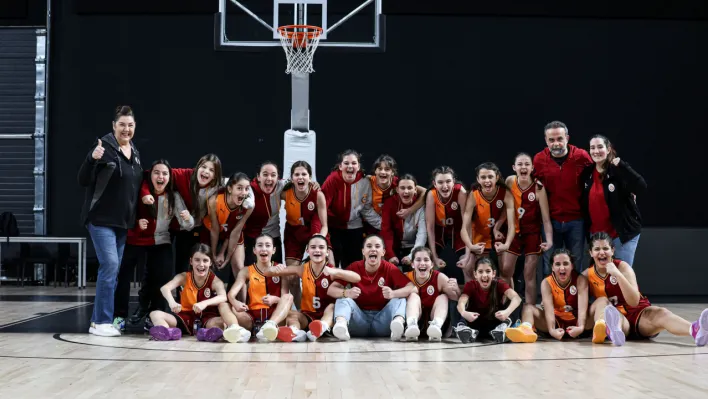 Silivrili Ecrin Ergün ve Elif Naz Gök, Galatasaray ile Şampiyonluk Sevinci Yaşadı!