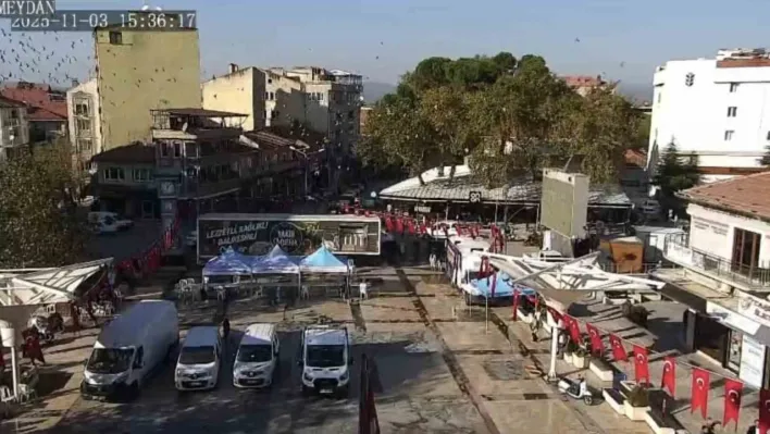 Sındırgı'da 4.9 büyüklüğündeki deprem anı kameralara