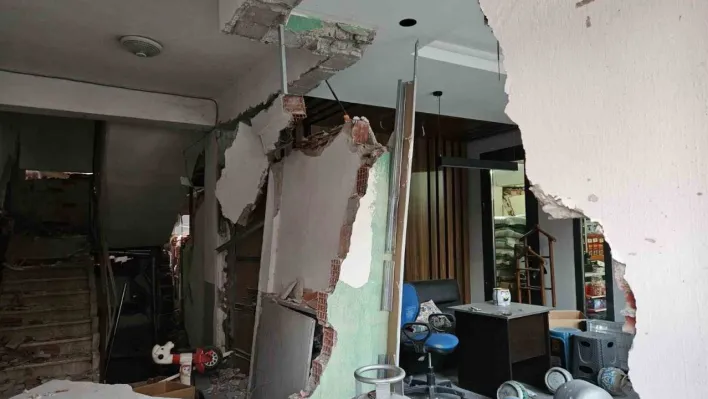 Sındırgı'da deprem esnafı olumsuz etkiledi