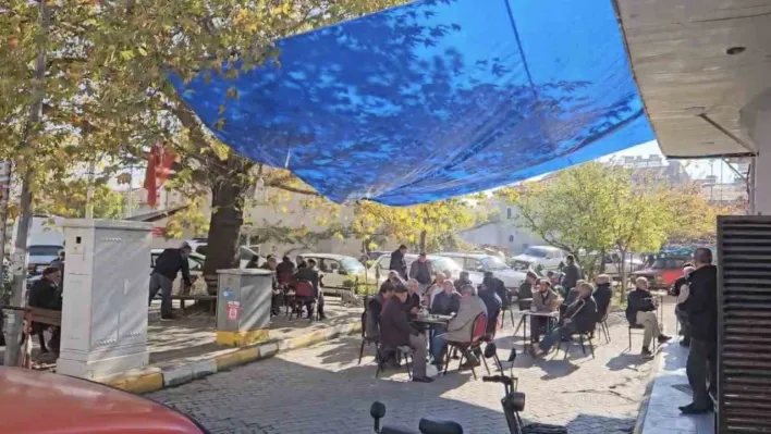 Sındırgı'da peş peşe depremler