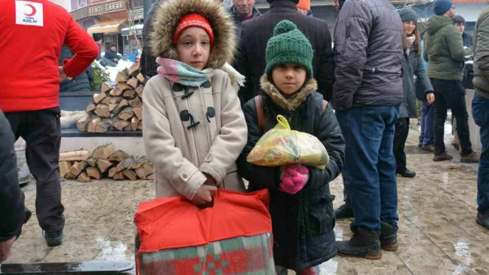 Sındırgı'dan deprem bölgesine yardım seferberliği devam ediyor