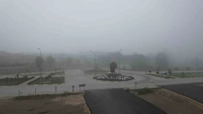 Sındırgı sis altında kayboldu