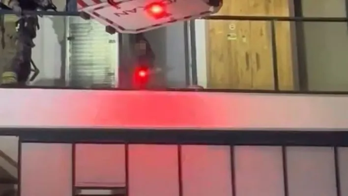 Sinir krizi geçiren kadın evi ateşe vermek istedi