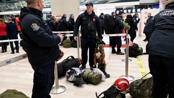 Sırbistan'dan Türkiye'ye yardım ekibi yola çıktı