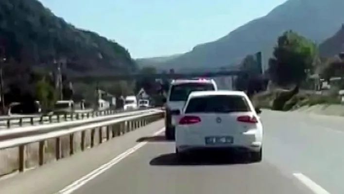 Sirenleri umursamayıp, orman yangına giden ekibe yol vermemişti: O sürücüye ceza kesildi