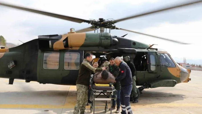 Şırnak'ta kalp krizi geçiren bir vatandaş askeri helikopterle hastaneye ulaştırıldı