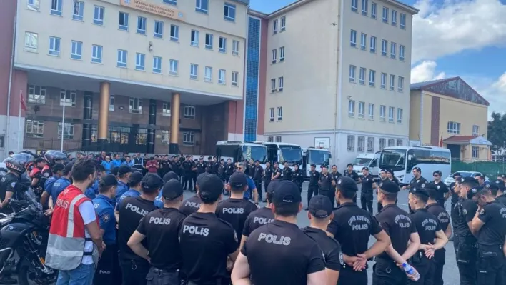 Şişli'de 7 düzensiz göçmen ile 2 aranan şahıs yakalandı