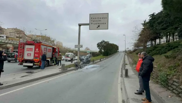 Şişli'de alkollü sürücü kaza yaptı, sağlık ekiplerini reddederek olay yerinden kaçtı