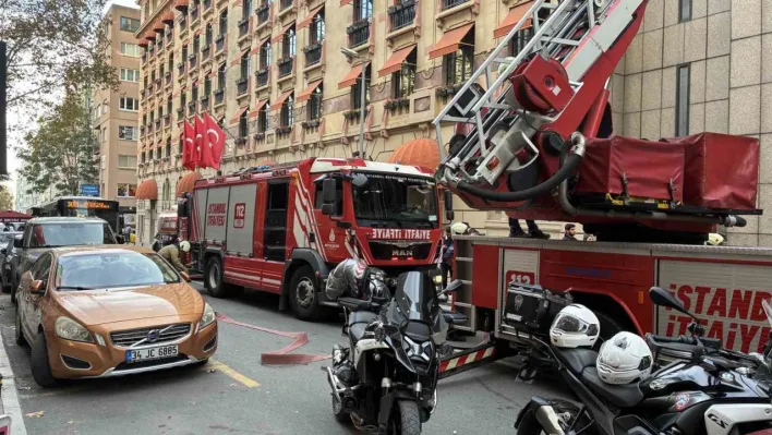 Şişli'de ısı yalıtımı sırasında çıkan yangın paniğe neden oldu