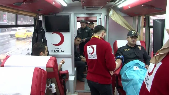 Şişli Emniyet Müdürlüğü ekipleri Kızılay'a kan bağışladı