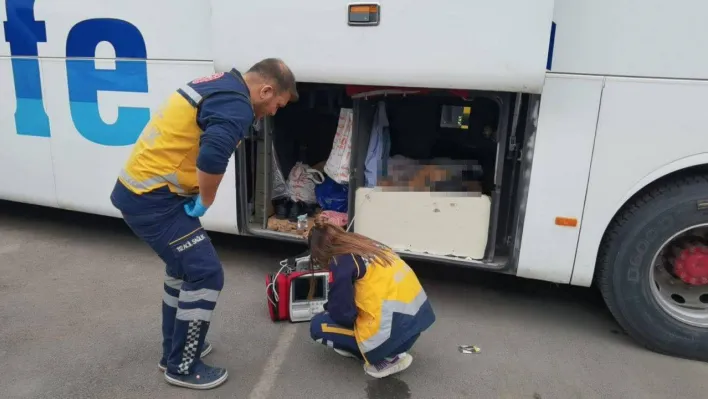 Şoför, otobüsün bagajında ölü bulundu