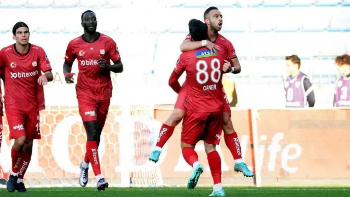 Spor Toto Süper Lig: Kasımpaşa: 0 - Sivasspor: 1 (Maç devam ediyor)