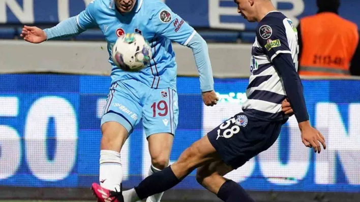 Spor Toto Süper Lig: Kasımpaşa: 1 - Trabzonspor: 0 (İlk yarı)