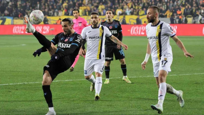 Spor Toto Süper Lig: MKE Ankaragücü: 0 - Trabzonspor: 0 (İlk yarı)