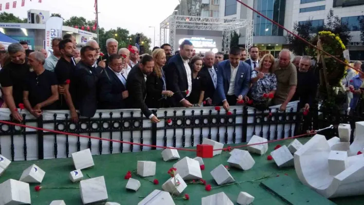Srebrenitsa Katliamı'nda hayatını kaybedenler Kartal'da hüzünle anıldı