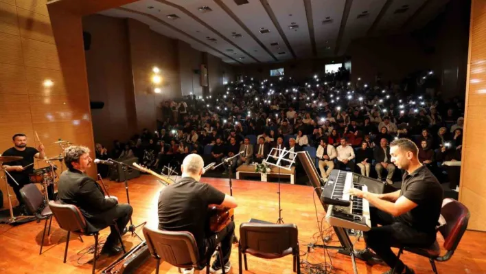 SUBÜ'den uluslararası öğrencilere türkü konseri