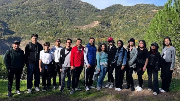 SUBÜ öğrencileri Yuvacık'ta doğa yürüyüşü yaptı