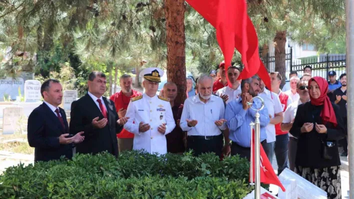 Sultanbeyli'de 15 Temmuz şehitleri dualarla anıldı