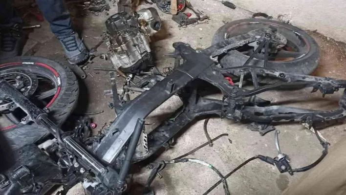 Sultanbeyli'de park halindeki aracı kundaklayan şahıs tutuklandı