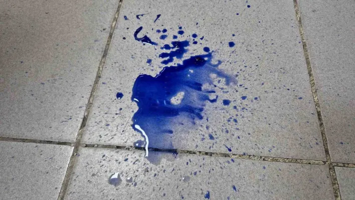 Sultangazi'de pamuk şeker aldı, gıda boyası çıktı: 5 yaşındaki çocuk ağzı köpürerek hastalandı