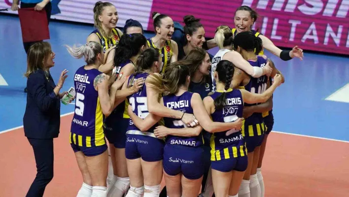 Sultanlar Ligi Final etabı 3. maçında Fenerbahçe Opet, Eczacıbaşı Dynavit'i 3-2 mağlup ederek şampiyon oldu.