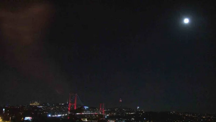 Süper Ay İstanbul'dan böyle görüntülendi