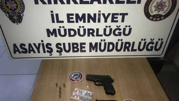 Şüphe üzerine durdurulan 5 kişi de uyuşturucu ele geçirildi