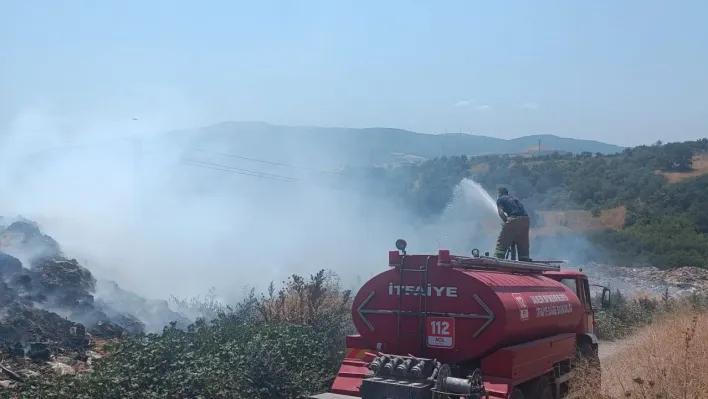 Susurluk'ta çöplük alanda çıkan yangına müdahale edildi