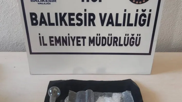 Susurluk'ta uyuşturucu operasyonunda 3 kişi yakalandı
