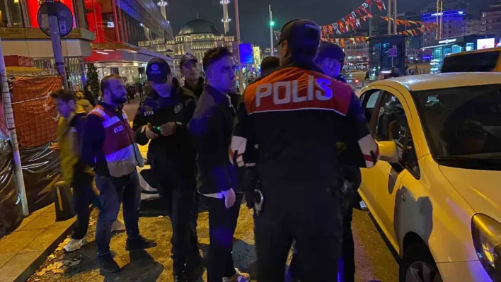 Taksim'de helikopter destekli huzur uygulaması: Denetimde pompalı tüfek ele geçirildi