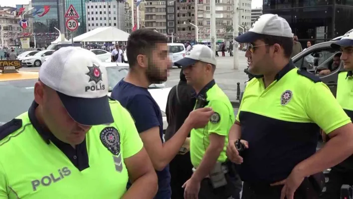 Taksim'de taksicilere yönelik yapılan denetimde polise mukavemet gösteren taksici gözaltına alındı