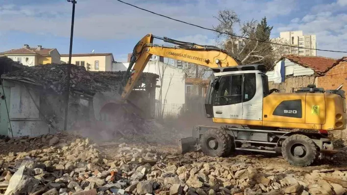 Tarihi bölge metruk binalardan temizlendi