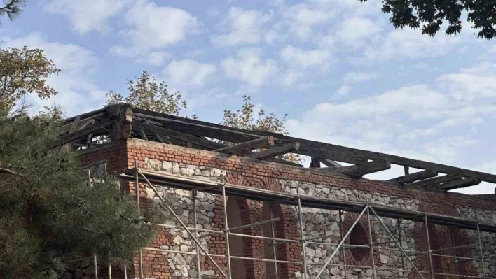 Tarihi Karamustafa Camii restore ediliyor