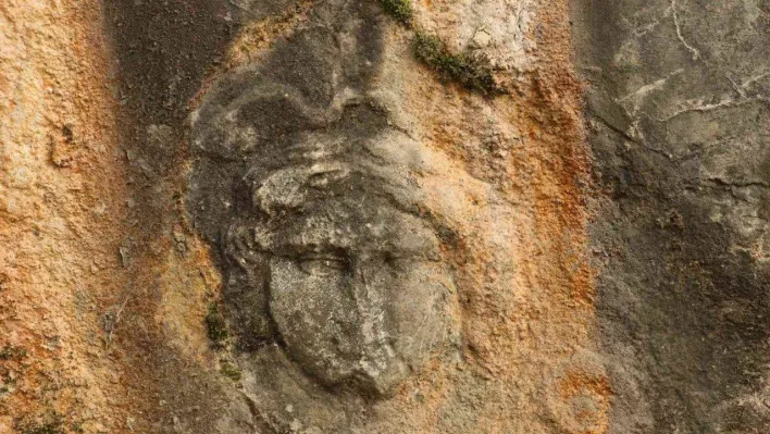 Tarihi lahit, köyün çeşmesi oldu