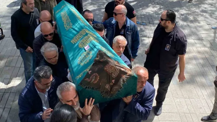 Tarkan'ın annesi Neşe Tevetoğlu son yolculuğuna uğrandı