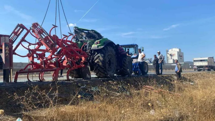 Tarlaya giderken traktör devrildi: 3 yaralı