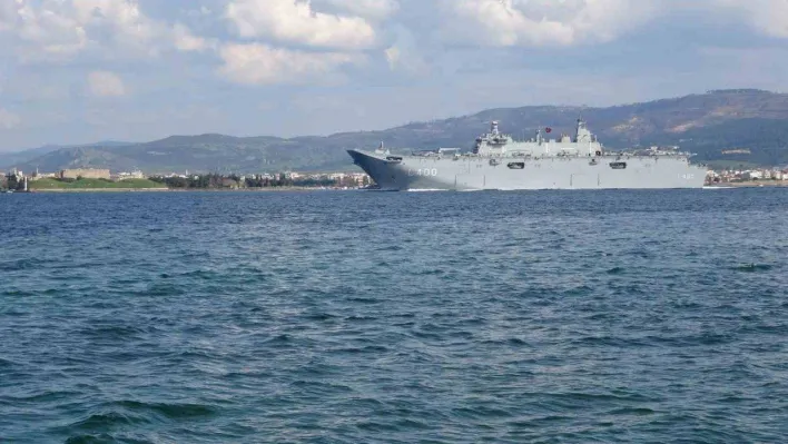 TCG Anadolu, 18 Mart törenleri için Çanakkale Boğazı'nda