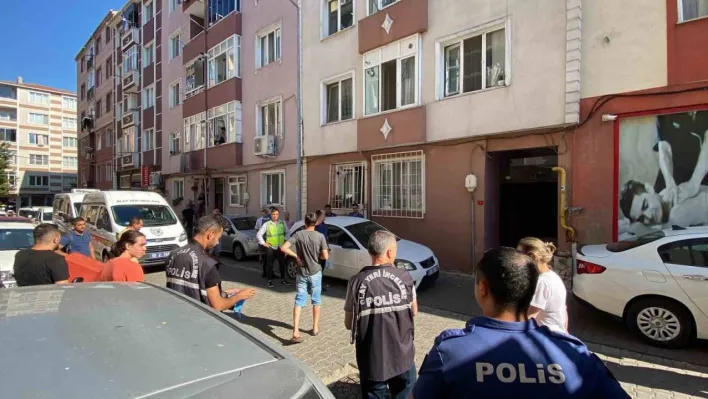 Tekirdağ'da 5 katlı apartmanın çatısından düşen işçi hayatını kaybetti