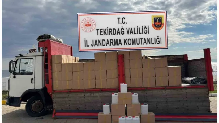 Tekirdağ'da 5 ton etil alkol ve binlerce kaçak tütün malzemesi ele geçirildi